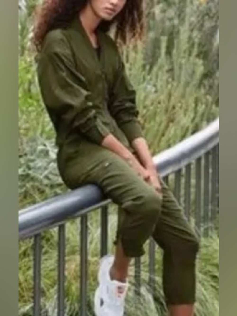 Athleta Lenox Long Sleeve Zip Front Jumpsuit in a Tuscan Olive Green Size: 6 - Picture 3 of 5